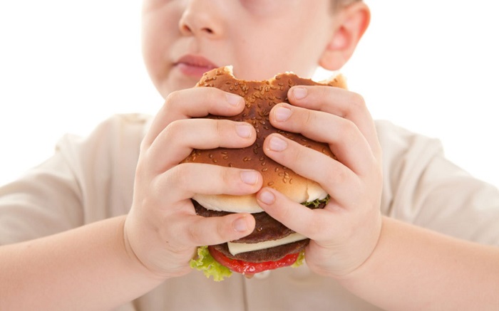 Estudo alerta sobre crescimento da obesidade infantil Estudo alerta sobre crescimento da obesidade infantil